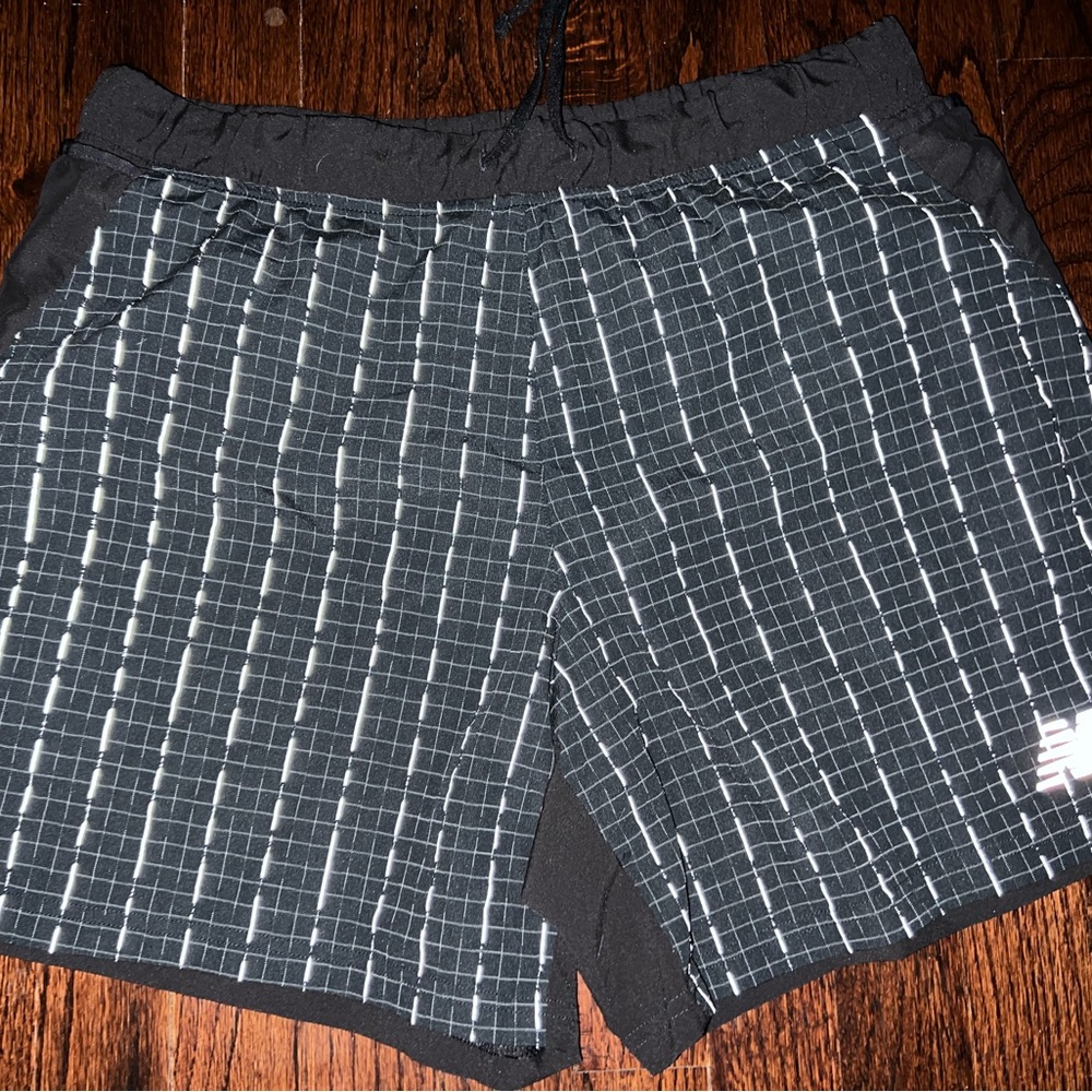 Reflective New Balance Running Shorts Size L Large EUC Black